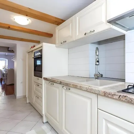 Charming Old Captain's House With Sea View