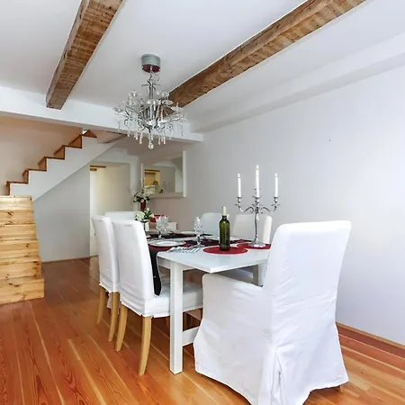 Daire Charming Old House With Sea View