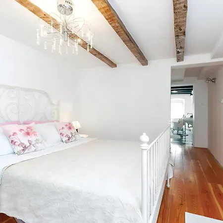 Historic Seafront House Bakar