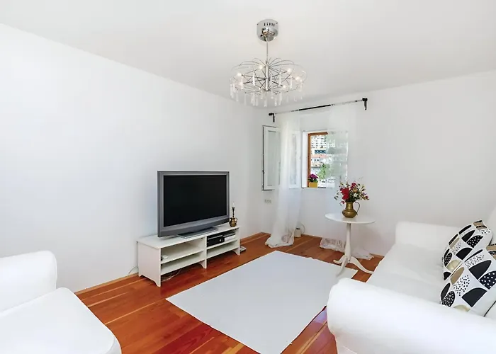 Apartment Charming Old House With Sea View Bakar