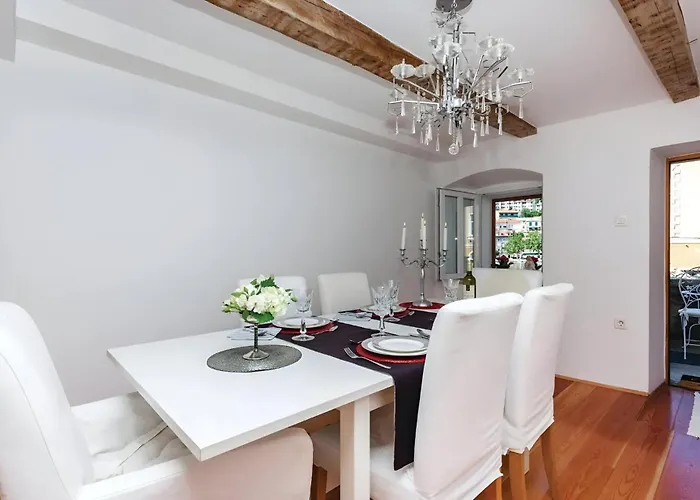 Apartment Charming Old House With Sea View