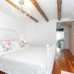Charming Old House With Sea View Bakar