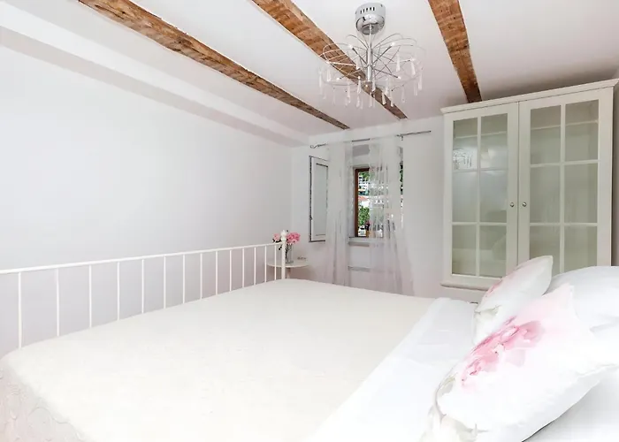 Apartman Charming Old House With Sea View