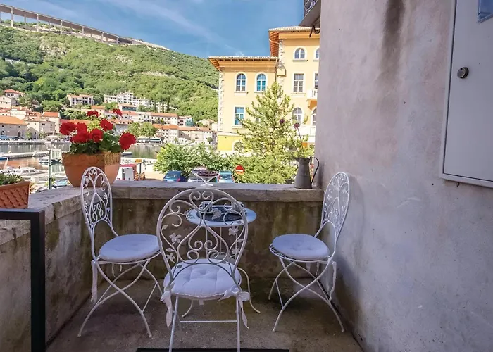 Charming Old House With Sea View