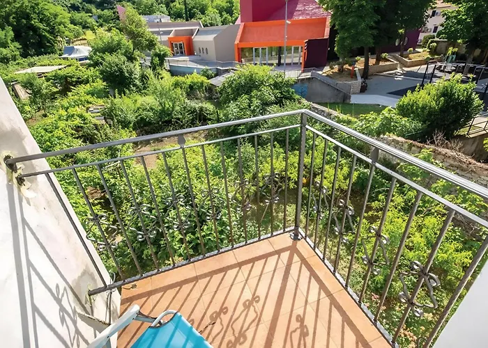 Apartman Charming Old House With Sea View Bakar